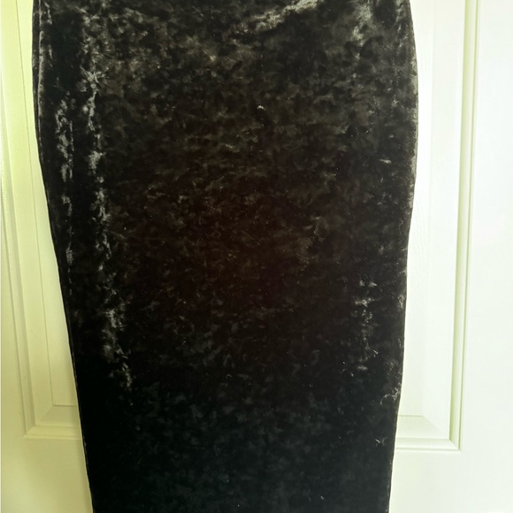 Vince Camuto , XS, Black Velvet Pencil Skirt NWOT - Picture 3 of 5